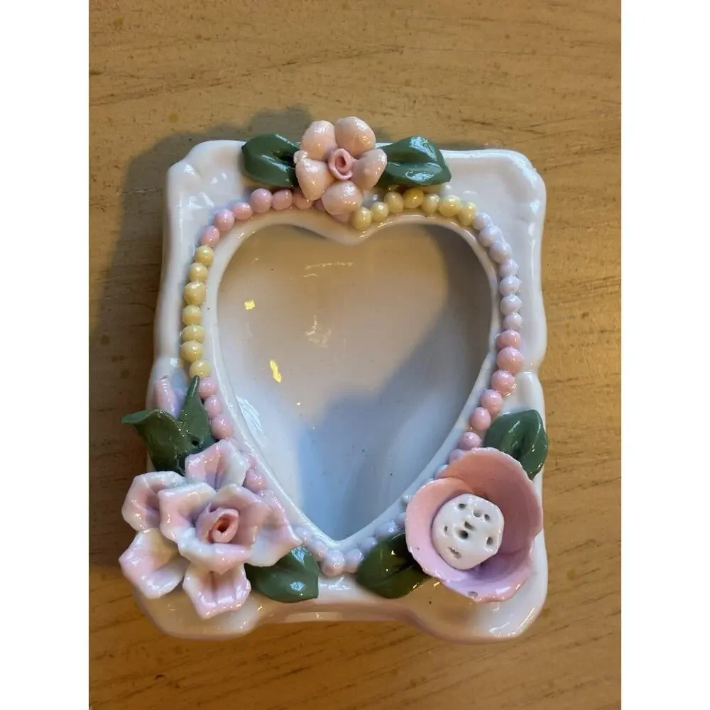 VTG 80s 3D Photo Frame Pink Roses Heart Victorian Porcelain Standing Cottage